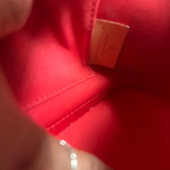 Louis Vuitton Red Vernis Crossbody Bag with Monogram - Picture 6 of 14